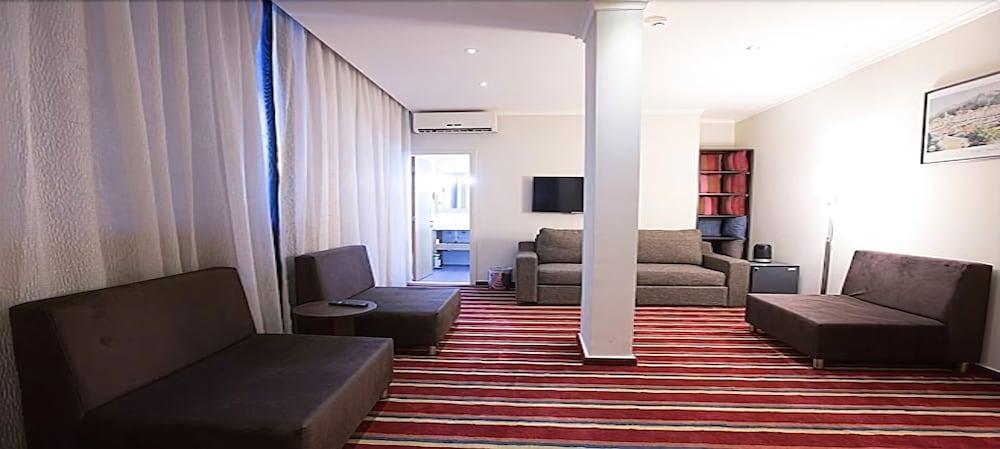 The J Hotel & Spa Beirut Exterior photo