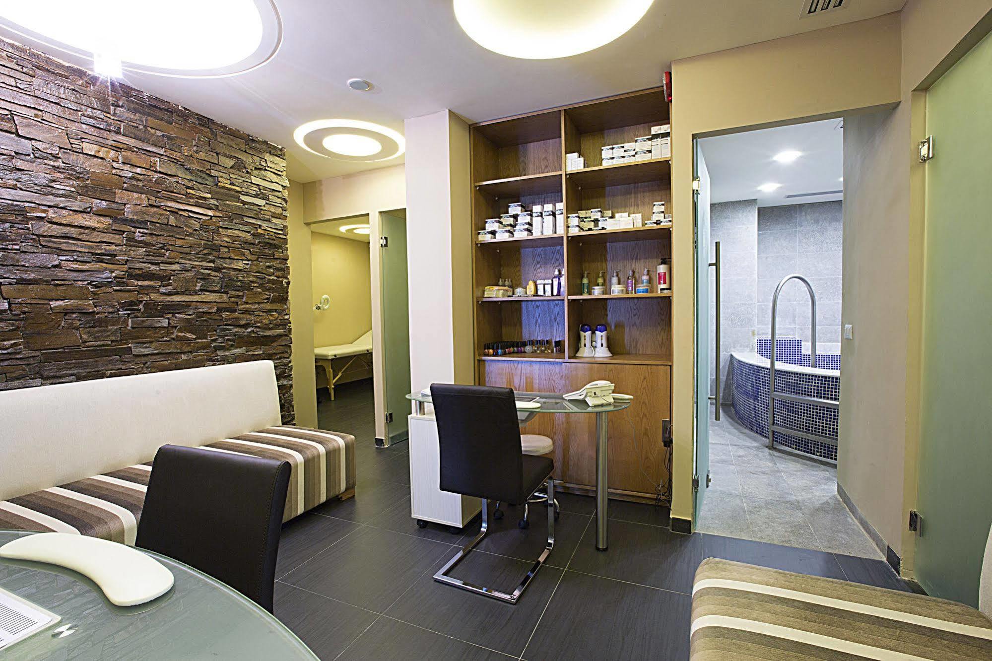 The J Hotel & Spa Beirut Exterior photo